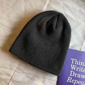 Black Ribbed Knit Beanie
